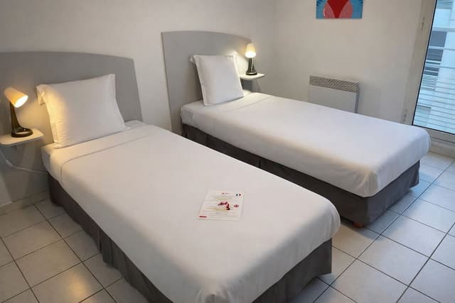 Standard Studio, 2 Twin Beds