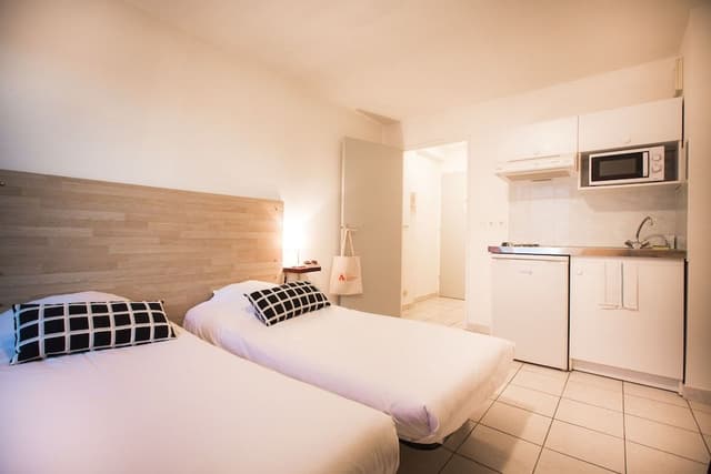 Standard Studio, 2 Twin Beds