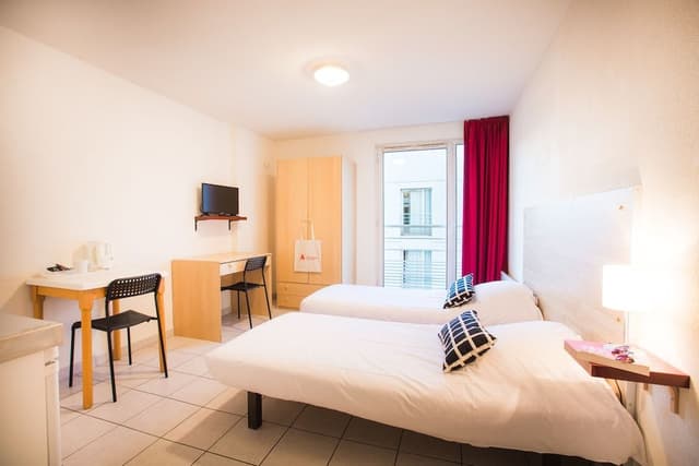 Standard Studio, 2 Twin Beds