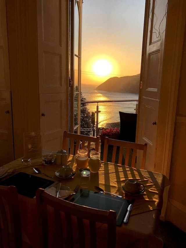 Classic Double Room, Ensuite, Partial Sea View