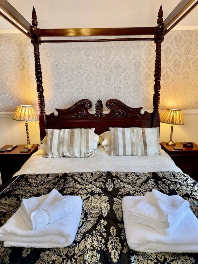 Superior Suite, Ensuite, Sea View (King- Double and bunks)