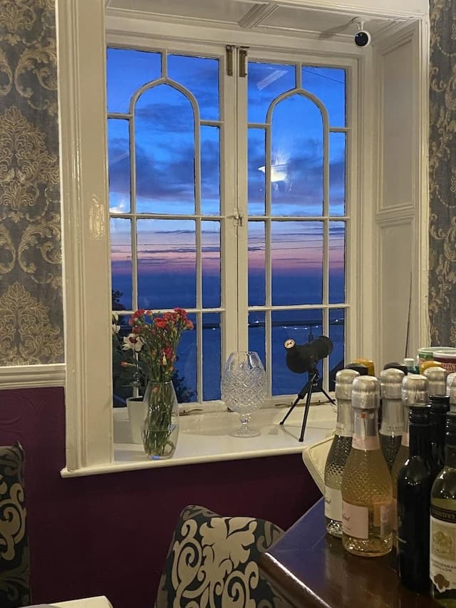 Classic Double Room, Ensuite, Partial Sea View