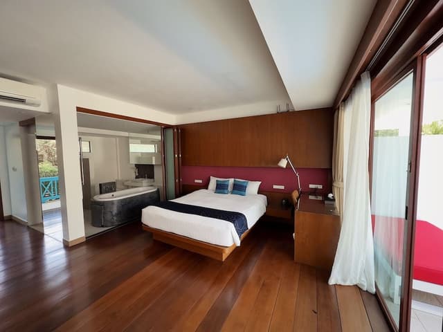 Deluxe Double Room, 1 Double Bed, Partial Sea View