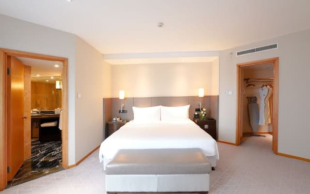 Jinling Tower Luxury Suite