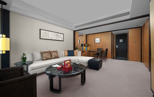Yatai Tower Deluxe Suite