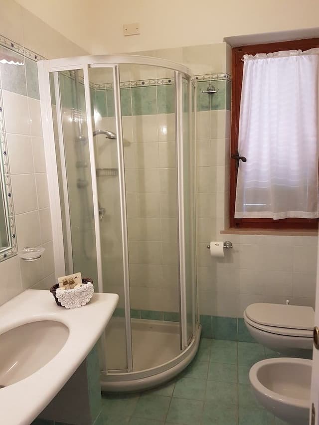 Room, Connecting Rooms (37 m)