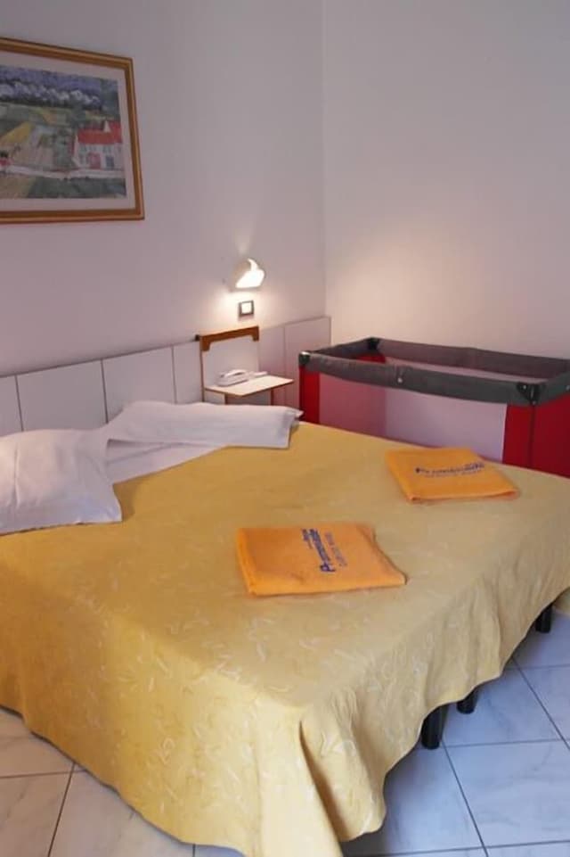 Double or Twin Room, Hill View