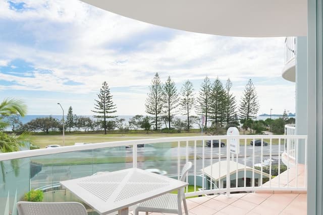 2 Bedroom Apartment with 1 Bathroom