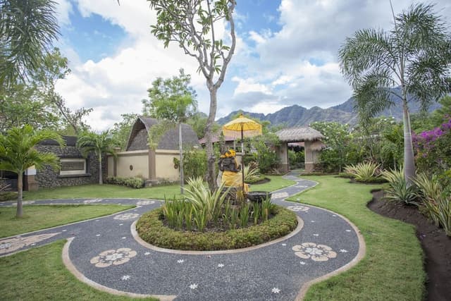 Suite (Mountain & Garden View)
