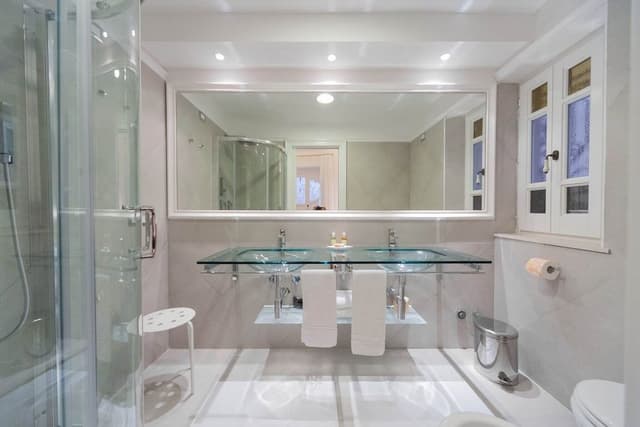 Junior Duplex, 2 Bathrooms