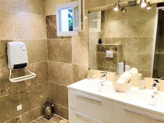 Superior Double Room (Clementine)