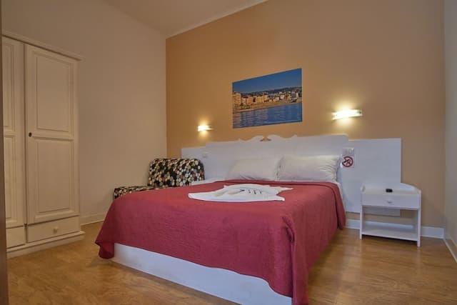 Economy Room