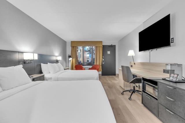 Superior Room, 2 Queen Beds, Pool Access