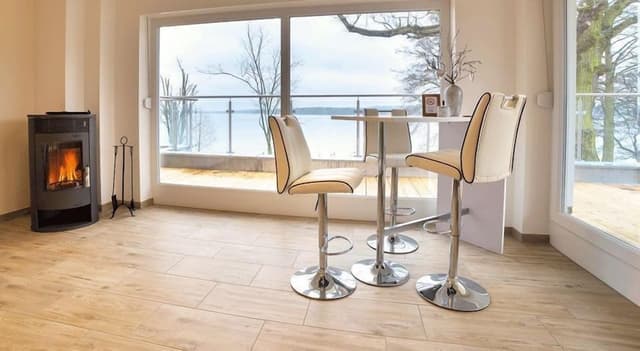Superior Duplex, 3 Bedrooms, 2 Bathrooms, Lake View