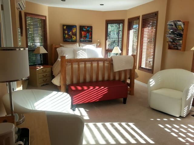 Classic Room, Balcony, Lake View