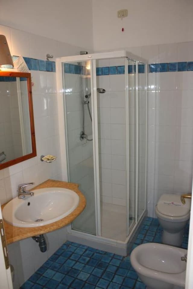Basic Double Room, Garden View