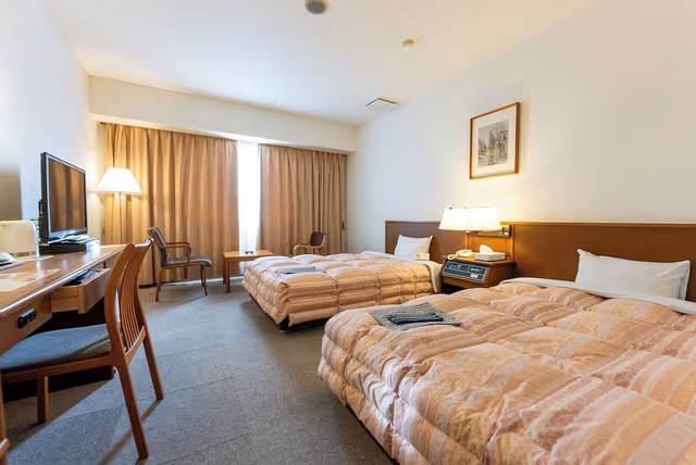 Twin Room, Smoking