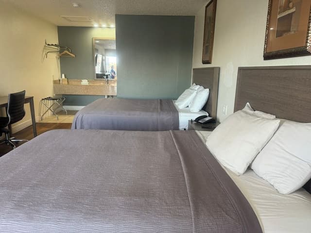 Standard Room, 2 Queen Beds