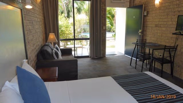 Standard Room, 1 Queen Bed