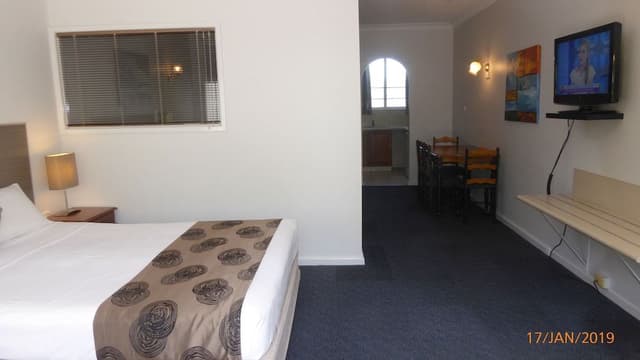 Economy Suite