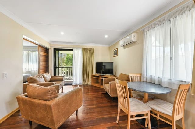 2 Bedroom Apartment with Kitchen