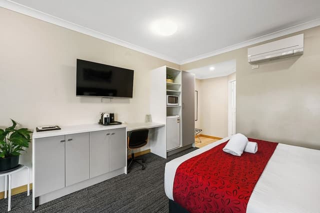 King Spa Room