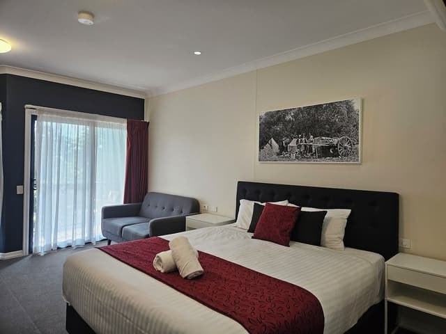 Deluxe King Room