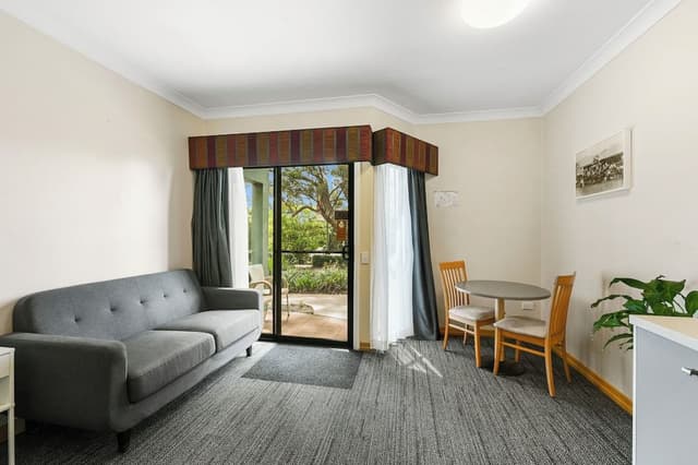 King Spa Room