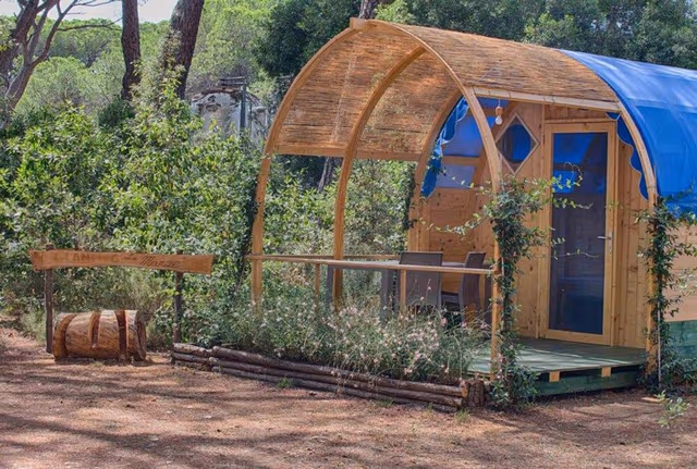 Economy Tent, Shared Bathroom