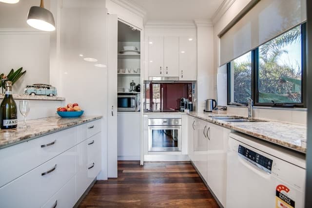 Luxury 4 Bedroom House with Private Pool