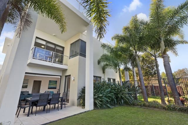 Luxury 3 Bedroom House with Hot Tub