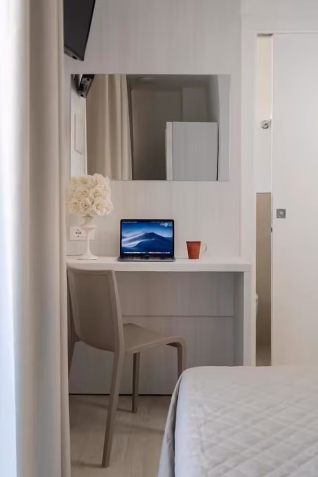 Deluxe Room, 1 Queen Bed, City View, Tower