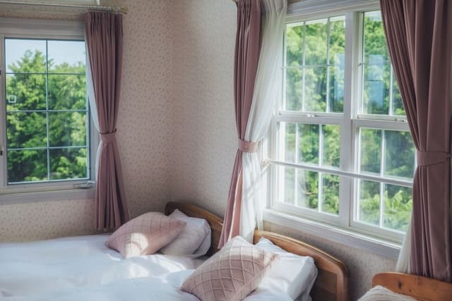 Economy Triple Room, 3 Twin Beds, Partial Sea View