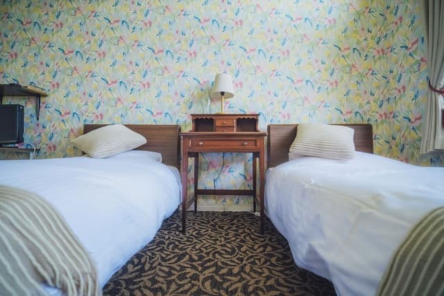 Design Room, 2 Twin Beds, Partial Sea View