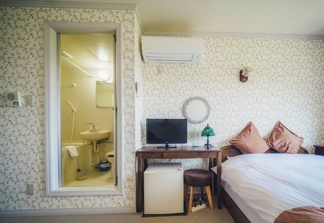 Design Room, 1 Double Bed, Partial Sea View