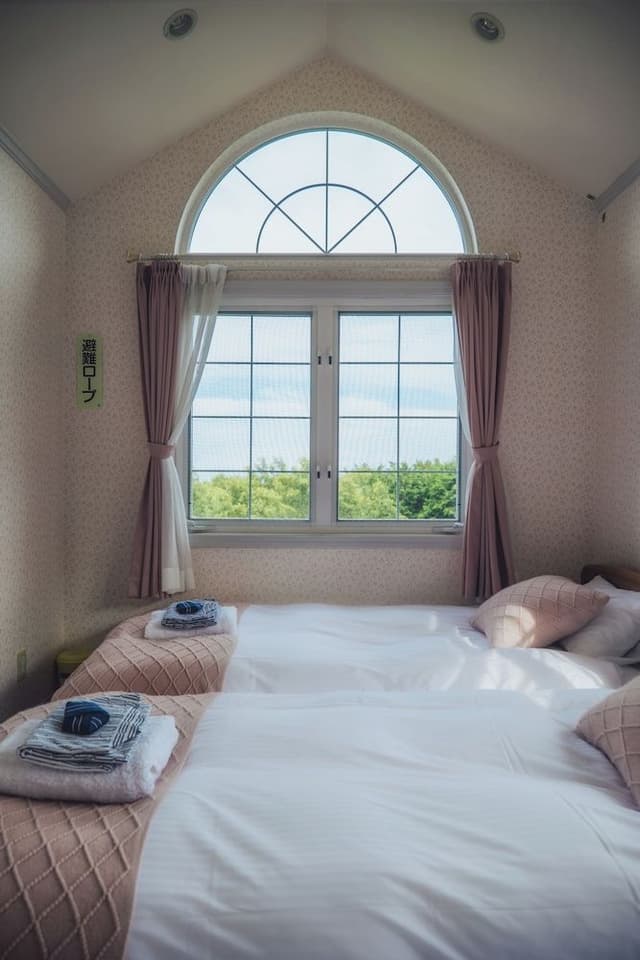 Economy Triple Room, 3 Twin Beds, Partial Sea View