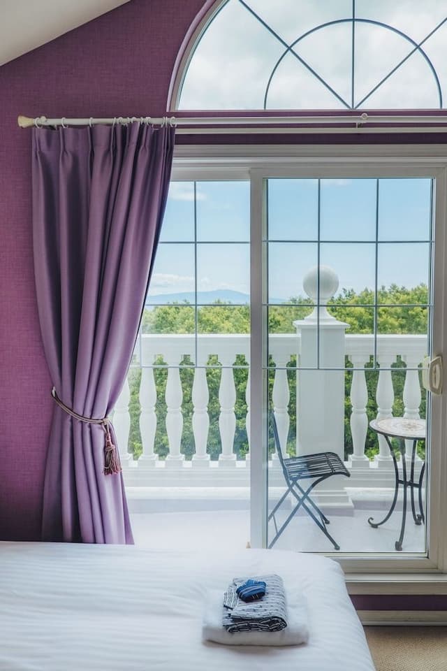 Deluxe Twin Room, 2 Twin Beds, Balcony, Partial Sea View