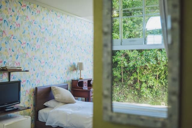 Design Room, 2 Twin Beds, Partial Sea View