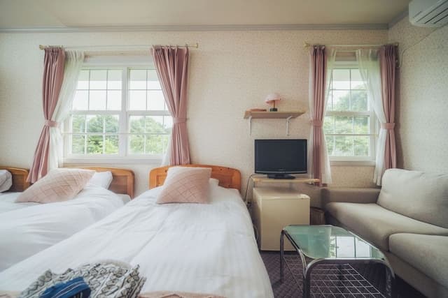 Economy Triple Room, 3 Twin Beds, Partial Sea View