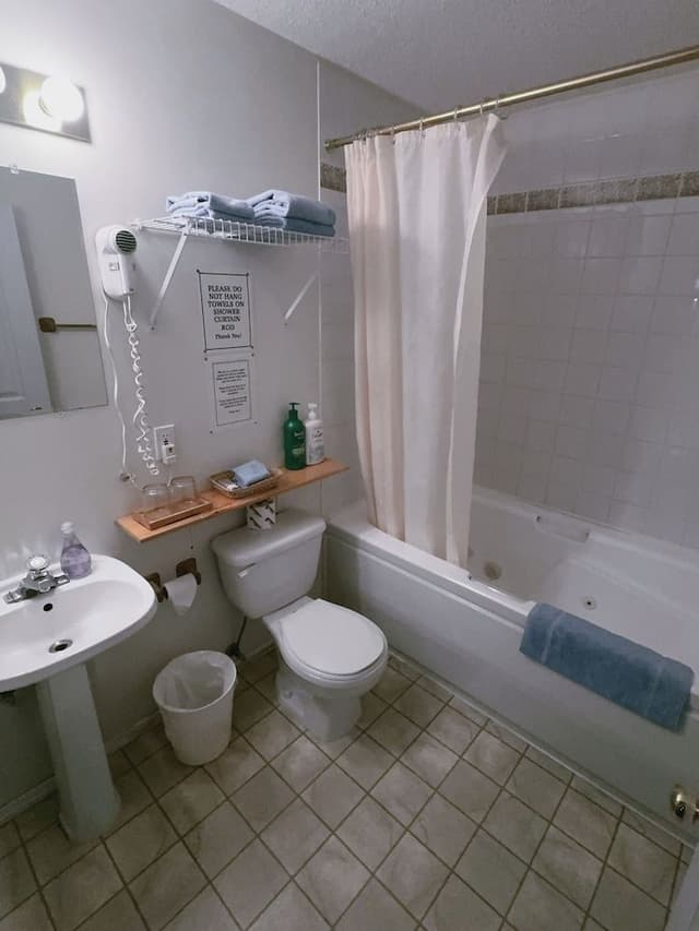 Comfort Room, 1 Queen Bed