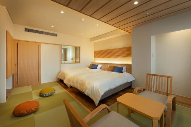 Superior Japanese-Style Room with Beds & Shower room, Non Smoking