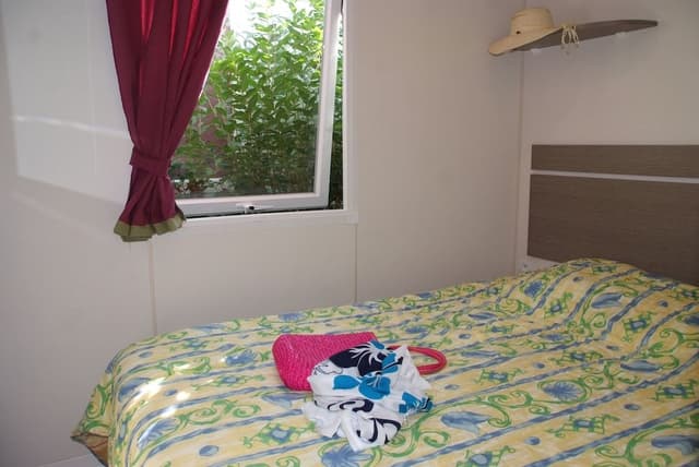 Mobile Home, 2 Bedrooms