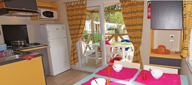 Mobile Home, 2 Bedrooms