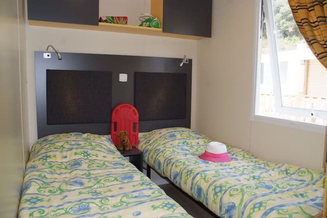 Mobile Home, 2 Bedrooms