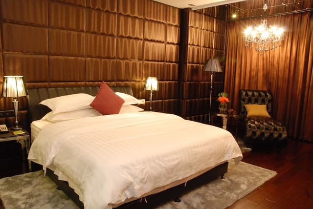 Premier Room