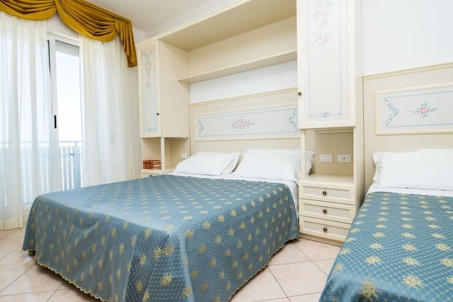 Family Room, Balcony