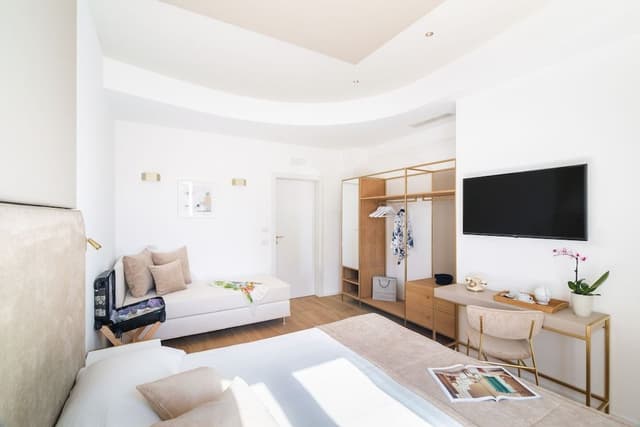 Superior Triple Room, 1 King Bed