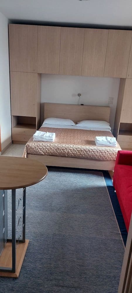Basic Double Room, 1 Double Bed