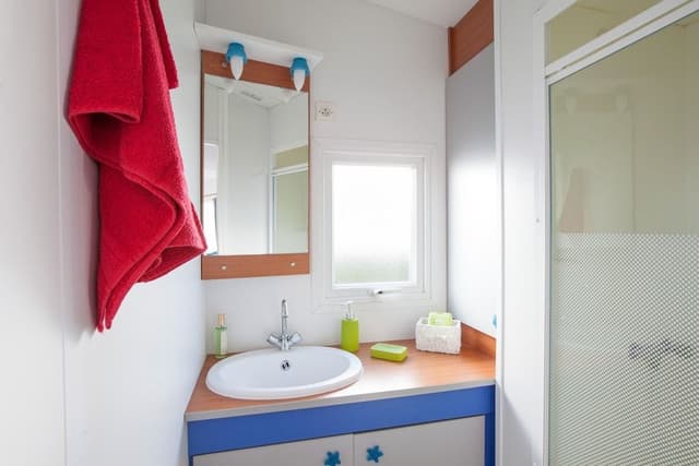 Mobile Home, 3 Bedrooms (Privilège TV, 2581524)