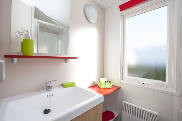 Mobile Home, 3 Bedrooms (Privilège TV, 2581524)